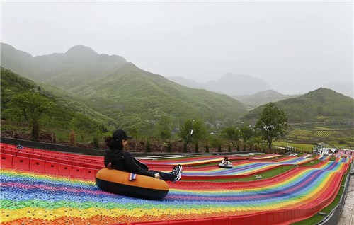 潮州彩虹滑草场